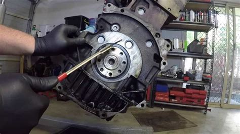 On the end of your car's crankshaft is a mechanical seal. This seal ensures that engine oil does not leak out. If it starts to crack or otherwise malfunction, you will be left with an oil leak. You will pay between $ 650 and $ 850 for this replacement. The labor should cost around $ 700, while parts are only about $ 35.