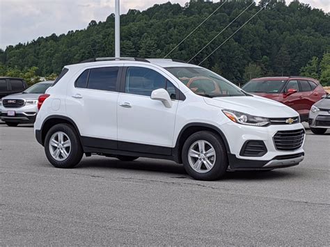 Chevy trax mpg. Sep 28, 2020 ... Ratings range from 24 mpg city, 29 highway, 26 combined if you opt for all-wheel drive to 26 mpg city, 31 highway, 28 combined if you keep to ... 