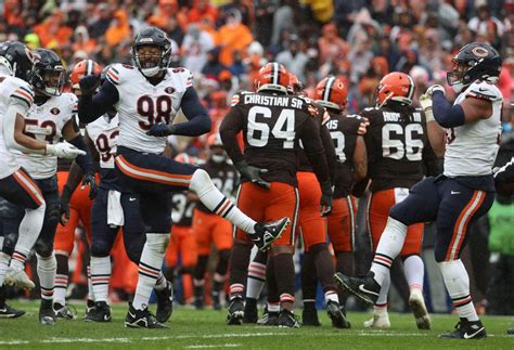 Chicago Bears are running out of bounce-back opportunities. Brad Biggs’ 10 thoughts on the Week 15 meltdown.