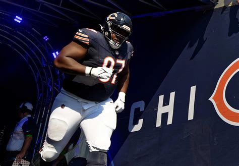 Chicago Bears sign nose tackle Andrew Billings to a 2-year extension, keeping the run stuffer through 2025