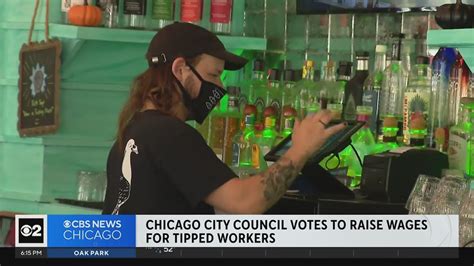 Chicago City Council committee in favor of eliminating subminimum wage for tipped workers
