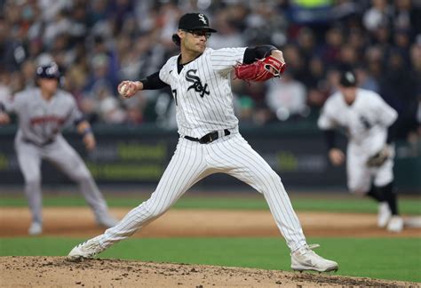 Chicago White Sox at the trade deadline: Lance Lynn, Joe Kelly go to LA Dodgers and Kendall Graveman sent to Houston Astros