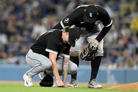 Chicago White Sox lose Mike Clevinger with right bicep soreness, but rally for 8-4 ‘gutsy win’ on the road