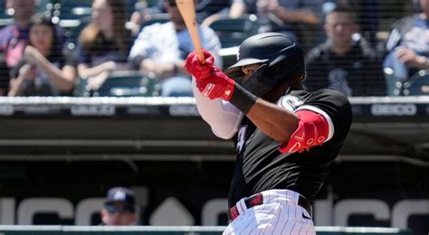Chicago White Sox slugger Eloy Jiménez out 4 to 6 weeks after undergoing an appendectomy at a Cincinnati hospital