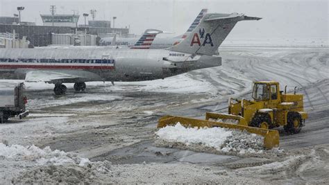 Travelers flying in and out of Denver International Airport Thursday again faced turbulence as United Airlines had 82 cancellations and 43 delays around 8:00 a.m., according to the FlightAware trac…
