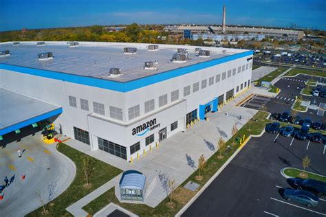 Amazon facility on city's West Side preparing to begin operations next week. Community organizations vow to collaborate with Amazon to hire from local neighborhoods. By Mark Rivera. Wednesday .... 