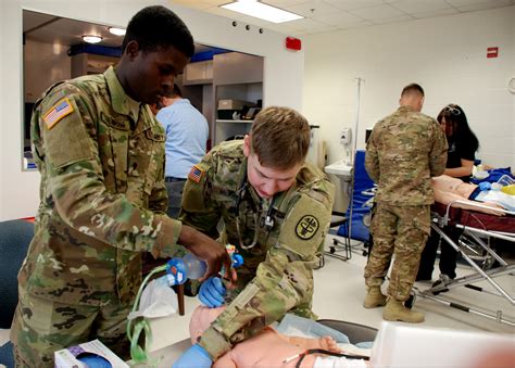 Chicago hospital training ground for military medics