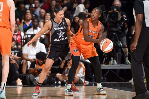 Chicago hosts Seattle following Loyd’s 31-point game