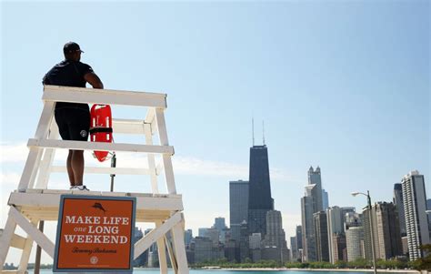Chicago offering $600 summer bonus for lifeguards