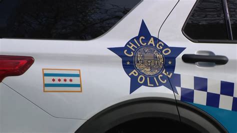 Chicago police officer injured after car hit while investigating crash on Dan Ryan