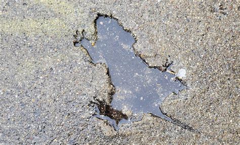 Chicago rat hole. There’s a hole in the cement of a Chicago sidewalk. It is shaped like a rat. That’s about it. Still, over the past few weeks, the Chicago Rat Hole—named Splatatouille in a vote by the ... 