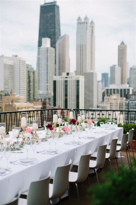 Chicago wedding venues. Here are 5 you should check out, if you’re looking for the best seats in the city. River Roast. This Chicagoland favorite offers couples a modern and relaxed venue for their wedding reception, with six indoor and outdoor venue spaces, all just steps away from the Chicago River. See more. Swissotel Chicago. 