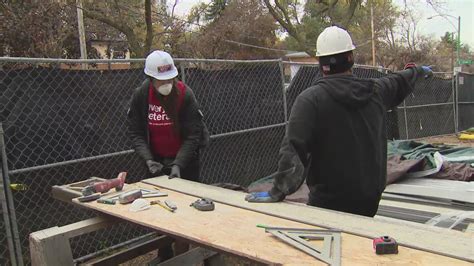 Chicagoland veterans take part in Habitat for Humanity build
