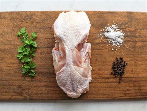 Chicken back. There are 328 calories in 1 small Chicken Back. Calorie breakdown: 65% fat, 0% carbs, 35% protein. Common Serving Sizes: Serving Size Calories; 1 oz, with bone (yield after cooking, bone removed) 36: 1 oz, with bone cooked (yield after bone removed) 57: 100 g: 298: 