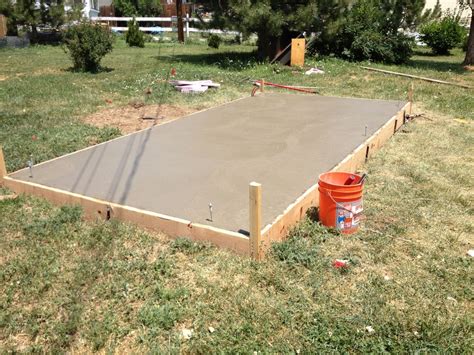 Chicken coop on concrete - Learn How to Raise Chickens