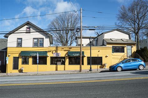 Chief Bar, Drinking Establishments, 107 e Main St