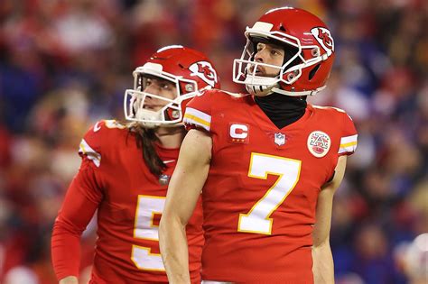 Chiefs’ Harrison Butker defends Tommy Townsend amid holder …