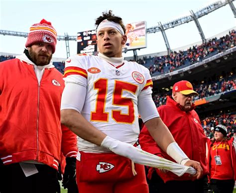 Chiefs’ Patrick Mahomes credits Broncos’ defense for poor performance: “They just got after us”
