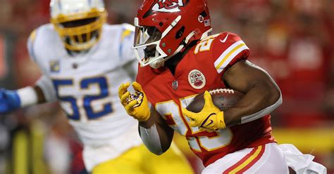 Chiefs vs Chargers score: Chiefs defeat Chargers 27-24 on …