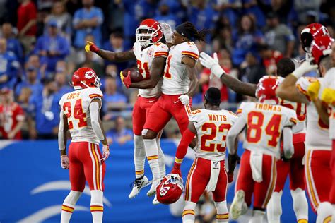 Chiefs vs detroit lions. Sep 7, 2023 · Amon-Ra St. Brown had six catches for 71 yards and a score, and Lions rookie Brian Branch returned Patrick Mahomes' first pick in an opener 50 yards for another touchdown, helping Detroit snap the ... 