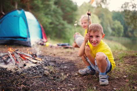 Childrens camping. 