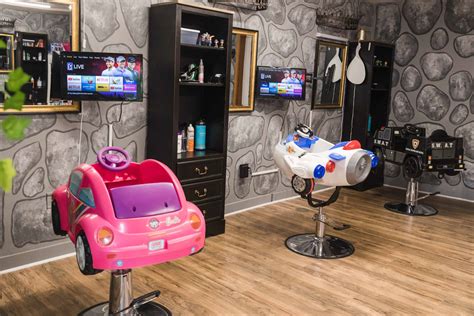 Childrens hair cut salon. Find an Appointment - (If NO availability on selected date, next available day will display) KidSnips Deerfield Family Hair salon is located at 655 Deerfield Road in Downtown Deerfield. Call us at 847-374-8000 to book your appointment today! 