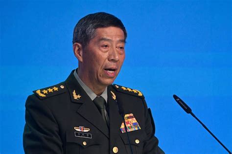 China picks ex-navy chief as new defense minister