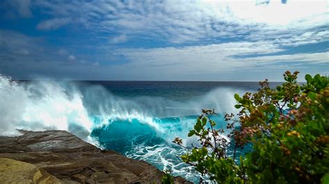 China walls hawaii. PORTLOCK, OAHU (HawaiiNewsNow) - A 28-year-old man has died after he was swept off the rocks at China Walls in East Honolulu. Rescue crews responded to an alarm for a swimmer in distress at 5:48 p ... 