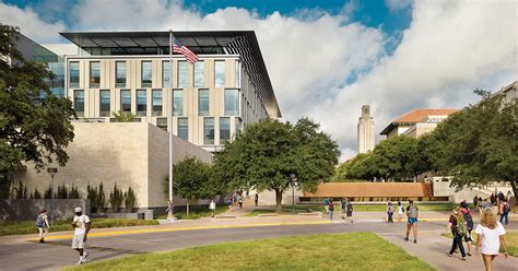 Chinese College of Liberal Arts The University of Texas at Austin