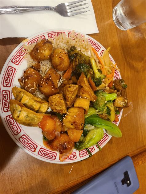 Chinese buffet boulder co. Fresh Thymes has won a number of awards, including Best Vegetarian Restaurant, Best New Restaurant and Best Healthy Eats. The menu boasts options for every diet - vegan, gluten-free, keto and paleo. Address: 2500 30 th Street, #101, Boulder. Contact: 303-955-7988. 