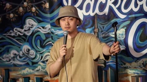 Chinese comedians living abroad are winning fans. But some topics are off limits