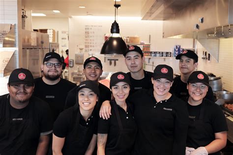 Chipotle pay weekly. Jan 25, 2024 · On Chipotle’s most recent earnings call, the company’s CFO Jack Hartung stated the company’s wages in California would see wage growth in the mid teens to low twenties percent to reach $20 ... 