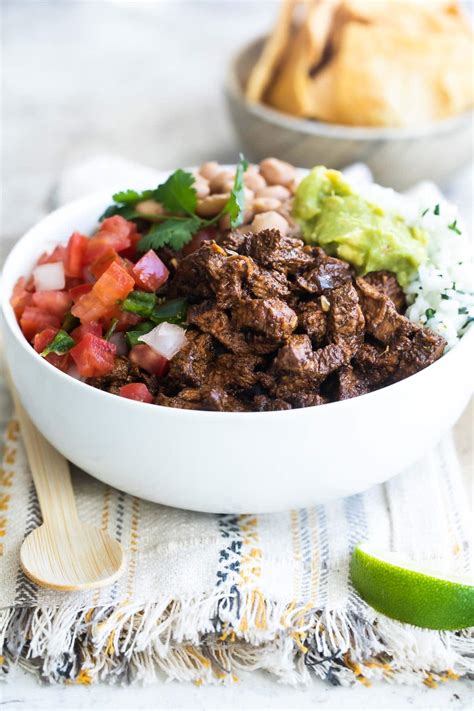 Chipotle steak. Prepare the guacamole according to our Homemade Guacamole recipe. Slice the skirt steak against the grain into thin, bite-sized strips and divide into 4 portions. Shred the pepper jack cheese using a cheese grater and top each portion of skirt steak. Add about 1/4 cup of guacamole to each portion, followed by 1/4 … 