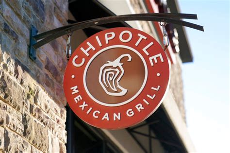 Chipotle to test out automated system on entree assembly line