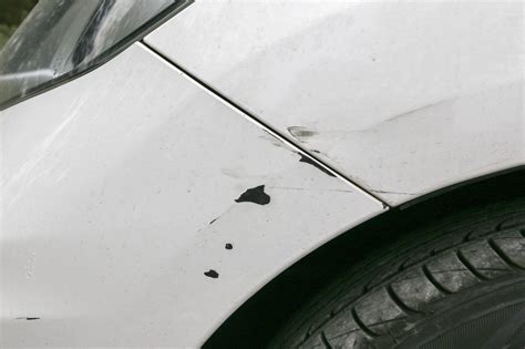 Chipped paint on car. 4. After cleaning and degreasing, use a fiber pen or a small piece of sandpaper to smooth the edges off of the chipped area. Use a rotating motion around the chip area and be extremely cautious ... 