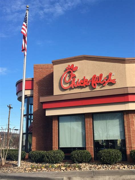 Chick-fil-A has several refreshing drink options for keto dieters: Diet Lemonade: 8g of net carbs in a small size. Unsweetened Iced Tea: 0g net carbs. Coke Zero: has 0g net carbs. Coffee: 0g net carbs in any size if ordered black. Many of the other drinks are also loaded with carbs and sugar, like the frosted lemonades (yes, even the “diet .... 