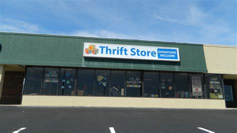 CHKD Thrift Stores, Chesapeake, Virginia. 32 li