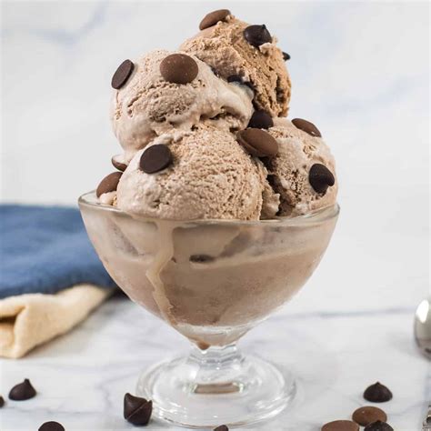 Choco chips ice cream. Combine the cream, milk, sugar, salt, vanilla extract, peppermint extract, and green food coloring (if desired) in a large bowl. Whisk to combine. Pour the mixture into the ice cream maker and churn … 