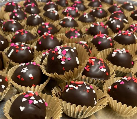 Chocolate Leaks [HD] 150 Pics