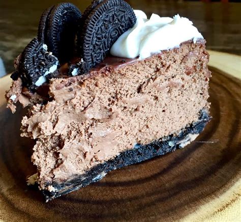 Chocolate Oreo Cheesecake - FlyPeachPie