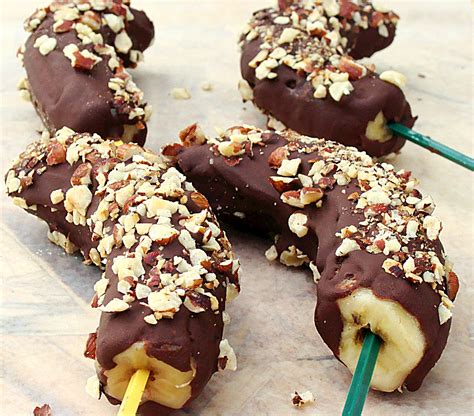 Chocolate banana. Add the baking soda, oil, sugar, eggs, salt, flour, and cocoa powder to the bananas and mix with a spatula or wooden spoon until combined. Stir in the chocolate chips and pour the batter into the prepared pan. Bake for 40-45 minutes, until a toothpick comes out clean from the center of the bread. 