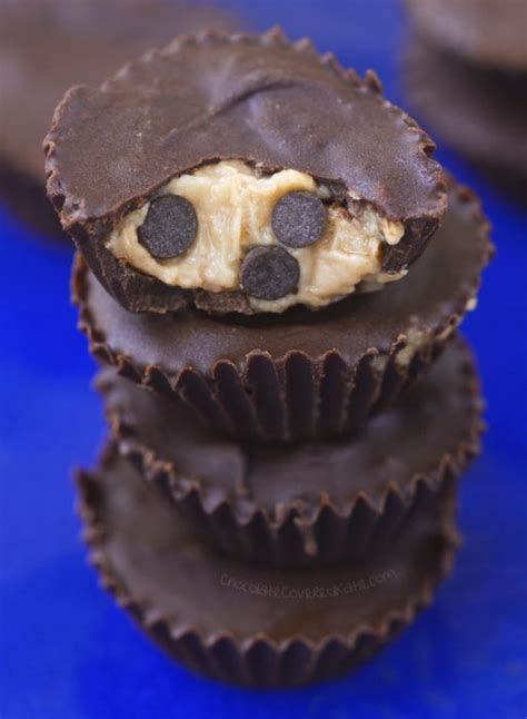 Chocolate covered katie.com. As of 2015, experts estimate that approximately 1 billion people eat chocolate every day. On average, each American consumes 12 pounds of chocolate per year, while Europeans eat 15... 