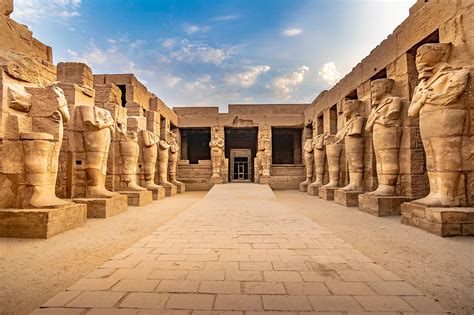 Choix et role de la pierre dans la construction des temples égyptiens. - Avid editing a guide for beginning and intermediate users.