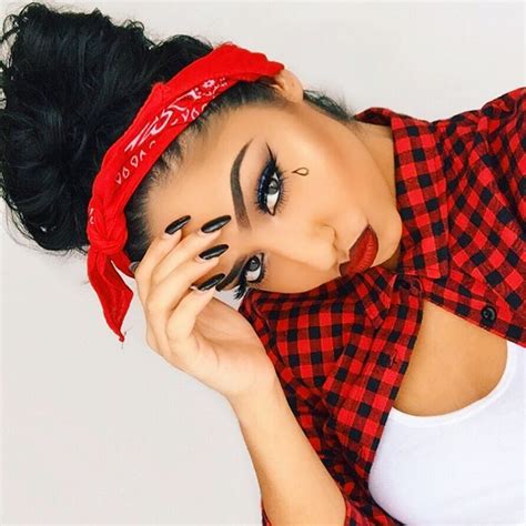Nov 2, 2009 · Type in the shades below to get instant side-by-side swatches! Get Swatches. Halloween Makeup: "Chola" Gucci dressed up as a "chola," which she described as, "a old school Mexican chola/gangster." The application of the makeup.