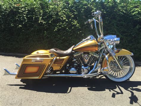 Cholo harley road king. yep i pulled the trigger. we now own a road king. this will be a road king cholo style bike build series that we are going to do with this beauty. hit that s... 