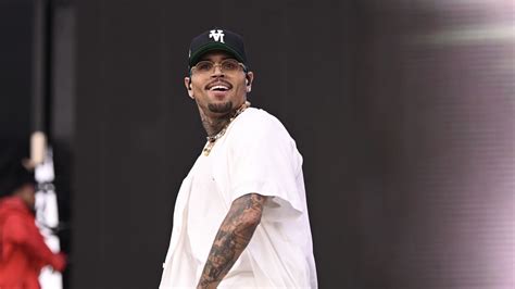Chris Brown announces plans to leave California