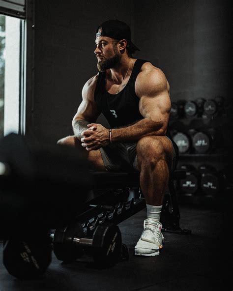 th?q=Chris Bumstead (CBum) - Complete Profile: Training, Diet, Height .