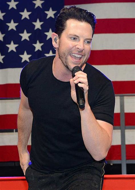 Chris Mann (singer) - Wikipedia