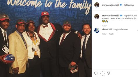 Chris jones siblings. Sep 13, 2021 · More recently, Jon Jones took to Twitter to celebrate his younger brother Chandler's outstanding NFL return. In his first game back from injury, Chandler recorded a career-high five sacks. pic ... 
