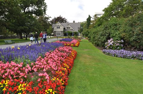  The Christchurch Botanic Gardens are open every day from